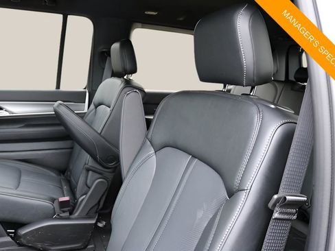 New 2026 Jeep Grand Wagoneer Limited AWD/4WD image 15
