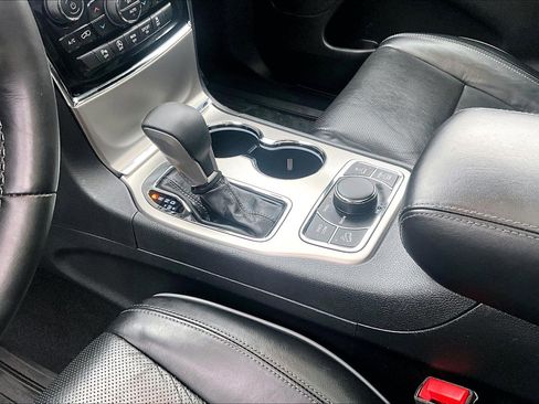 Used 2019 Jeep Grand Cherokee Overland image 14