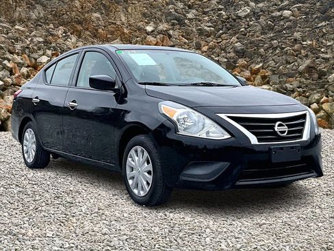 Used 2019 Nissan Versa SV image 10