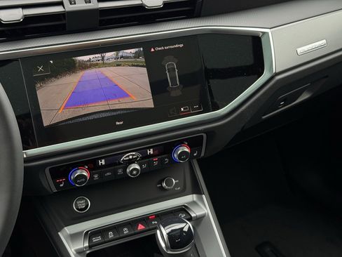 New 2025 Audi Q3 2.0T Premium image 32