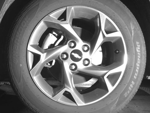 Used 2025 Chevrolet Trax LT FWD image 12