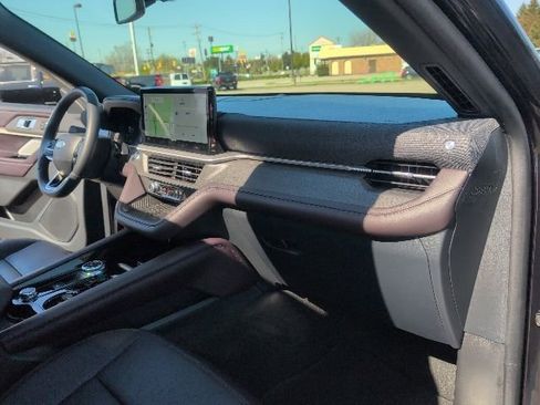 Used 2025 Ford Explorer Platinum AWD/4WD image 51