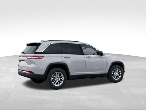 New 2026 Jeep Grand Cherokee Laredo X image 5