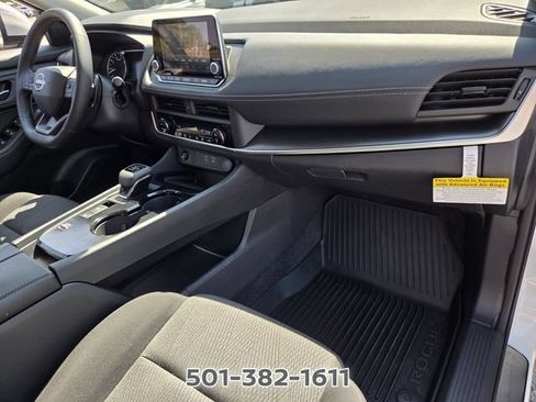 Certified 2026 Nissan Rogue SV FWD image 17
