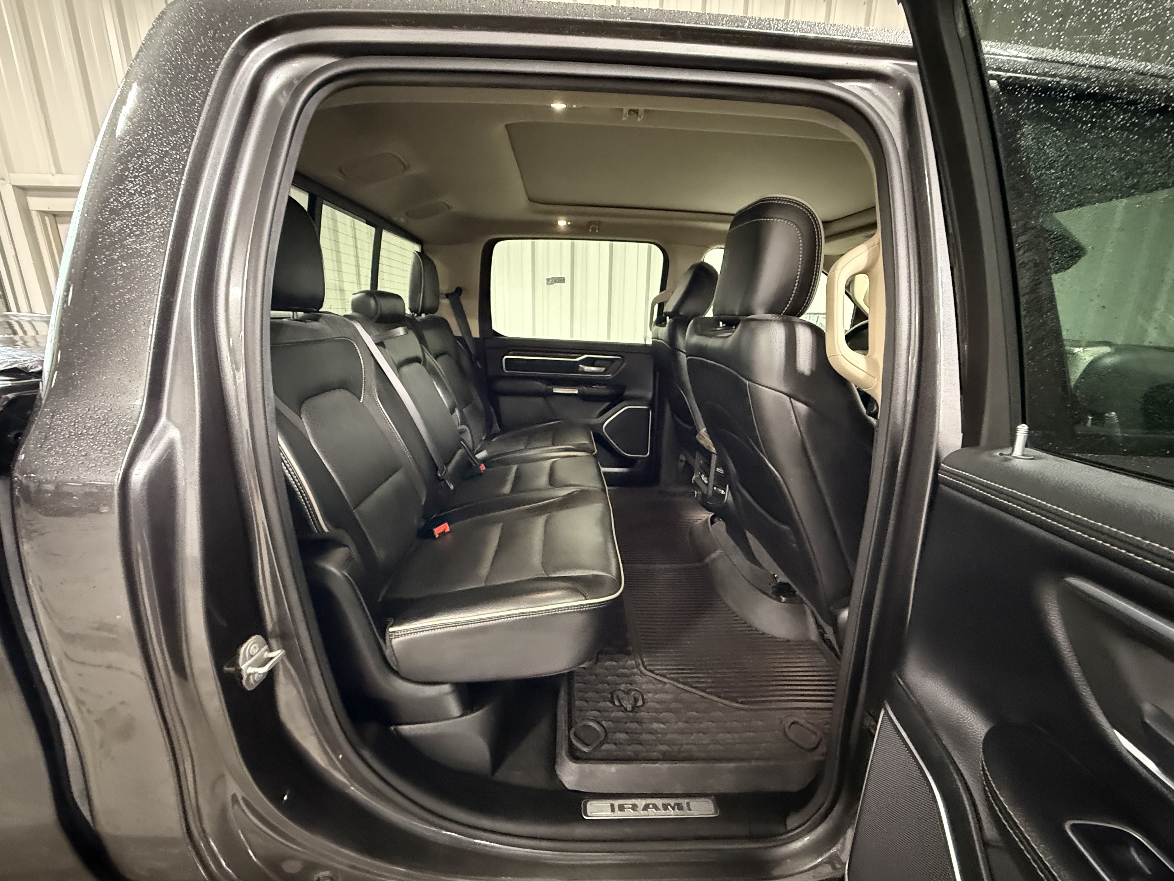 Used 2020 RAM 1500 Laramie AWD/4WD image 7