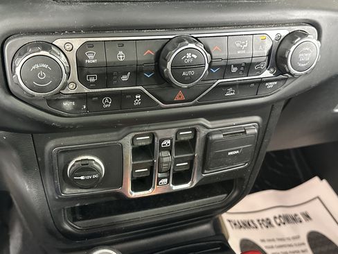 Used 2021 Jeep Gladiator Sport image 22