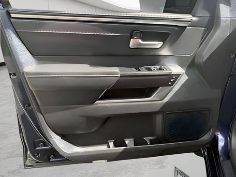 Used 2023 Toyota Sequoia Platinum image 33