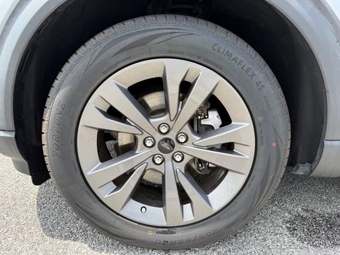 Used 2021 Ford Explorer XLT w/ Equipment Group 202A RWD image 25