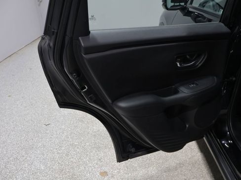 Used 2023 Honda HR-V LX image 19