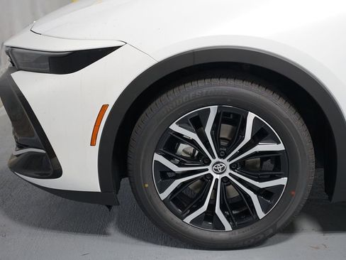 New 2026 Toyota Crown XLE image 5