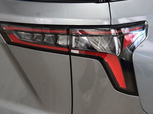 New 2026 Chevrolet Equinox LT w/ Midnight Edition FWD image 19