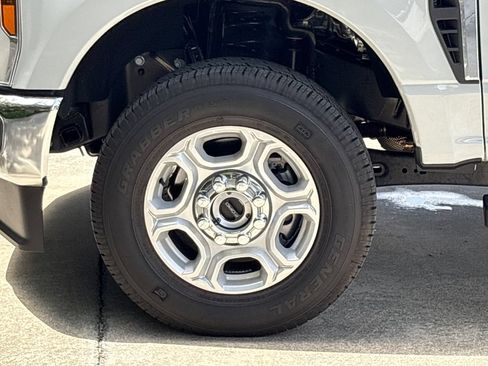 Used 2026 Ford F250 XLT AWD/4WD image 12