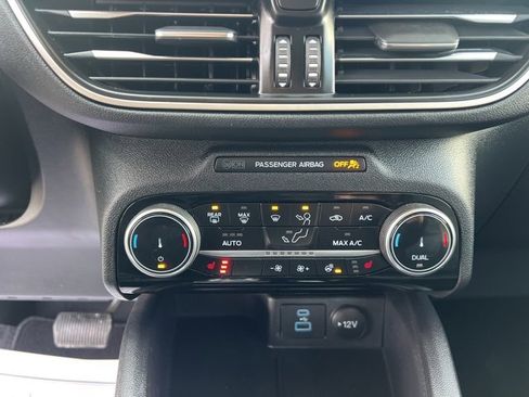 Used 2022 Ford Escape SEL image 29