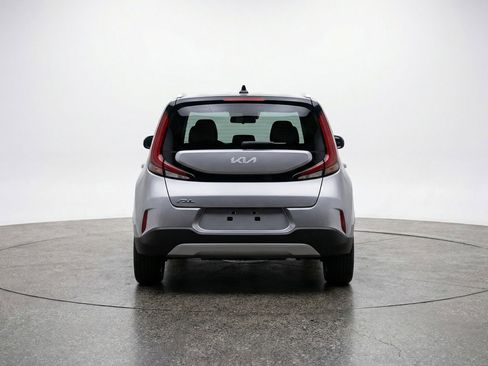 Used 2025 Kia Soul LX w/ LX Technology Package image 7
