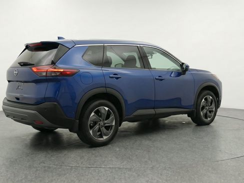 Used 2025 Nissan Rogue SV AWD/4WD image 9