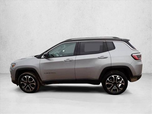 Used 2022 Jeep Compass Limited AWD/4WD image 2