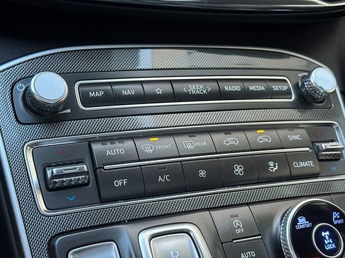 Used 2023 Hyundai Santa Fe Limited w/ Cargo Package image 25