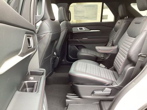 New 2026 Ford Explorer ST-Line w/ ST-Line Street Pack image 24