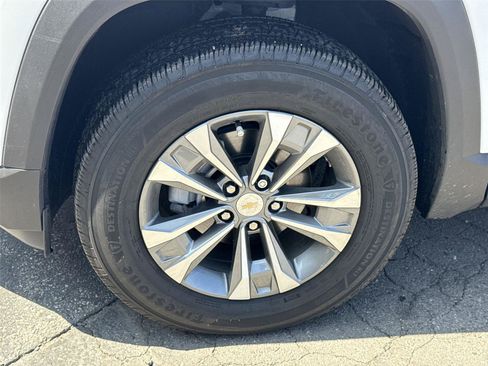 Used 2026 Chevrolet Equinox LT FWD image 30