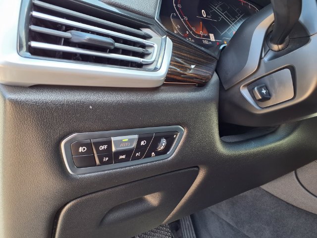 Used 2020 BMW X5 sDrive40i w/ Convenience Package RWD image 23