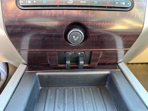Used 2014 Ford Expedition EL XLT w/ Equipment Group 202A AWD/4WD image 18