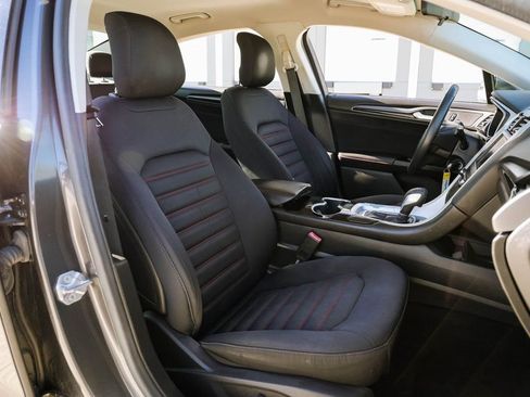 Used 2015 Ford Fusion SE image 21