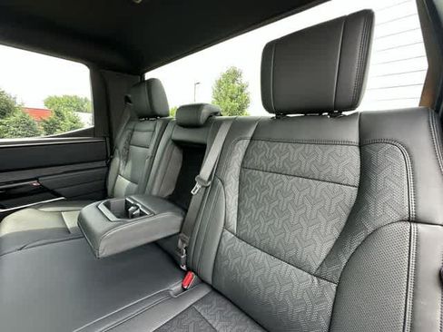 Used 2025 Toyota Tundra Limited AWD/4WD image 16