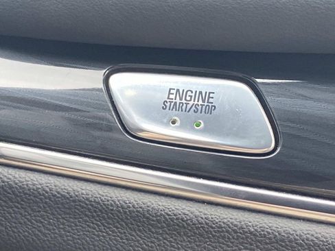 Used 2022 Buick Enclave Essence w/ Sport Touring Edition image 25