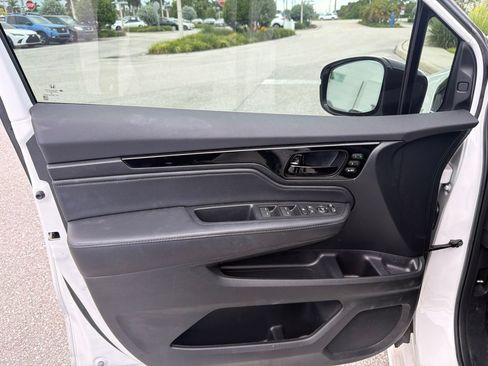 Used 2023 Honda Odyssey Elite image 13