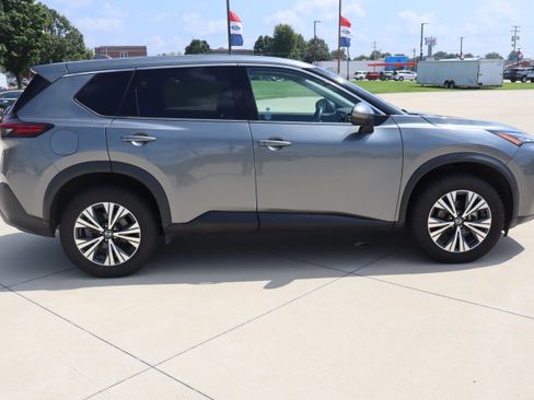 Used 2021 Nissan Rogue SV AWD/4WD image 4