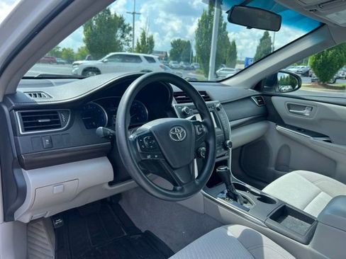Used 2016 Toyota Camry LE FWD image 9