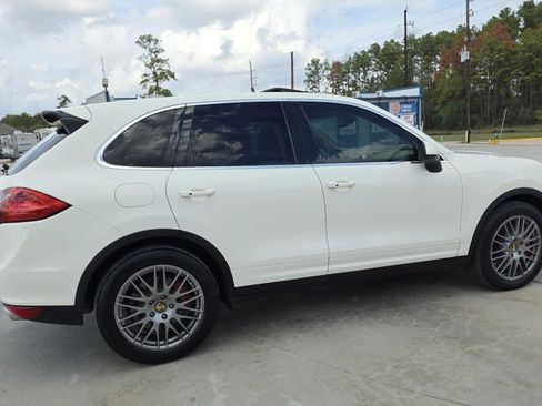 Used 2011 Porsche Cayenne Turbo AWD/4WD image 51