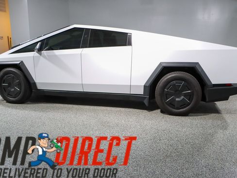 Used 2024 Tesla Cybertruck AWD Crew Cab image 10