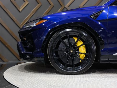 Used 2019 Lamborghini Urus AWD/4WD image 12