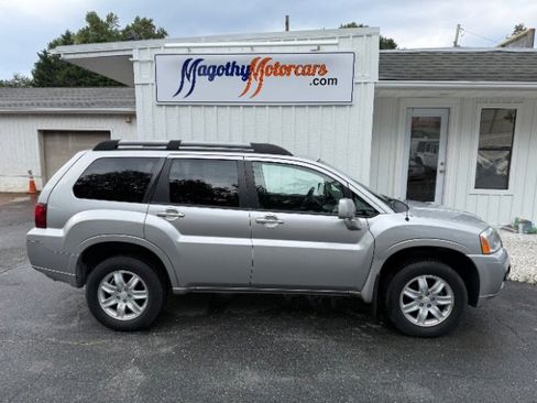 Used 2011 Mitsubishi Endeavor LS image 2