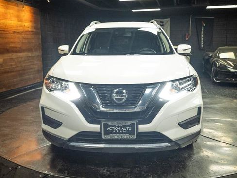 Used 2020 Nissan Rogue SV w/ Premium Package FWD image 4