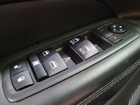 Used 2018 Jeep Grand Cherokee Altitude AWD/4WD image 27