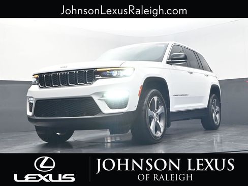 Used 2024 Jeep Grand Cherokee Limited w/ Luxury Tech Group II AWD/4WD image 16
