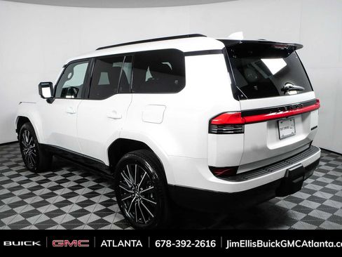 Used 2025 Lexus GX 550 w/ Accessory Package (2T) AWD/4WD image 29