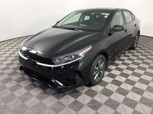 Used 2024 Kia Forte LXS image 4