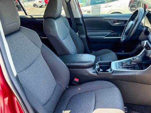 Used 2020 Toyota RAV4 XLE w/ Convenience Package AWD/4WD image 16
