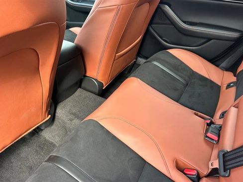 Certified 2025 MAZDA MAZDA3 Carbon image 12