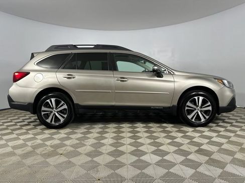 Used 2019 Subaru Outback 2.5i Limited AWD/4WD image 8