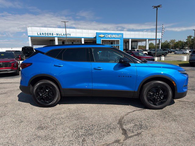 New 2026 Chevrolet Blazer LT w/ Convenience Package FWD image 2