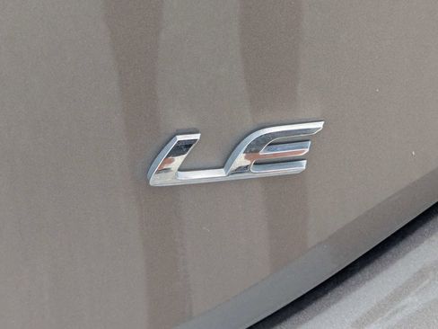 Used 2019 Toyota Corolla LE FWD image 11