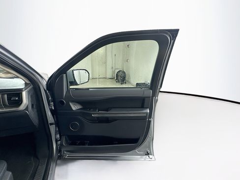 Used 2024 Ford Expedition Max XLT image 34