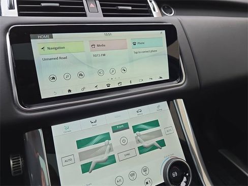 Used 2021 Land Rover Range Rover Sport HST image 23