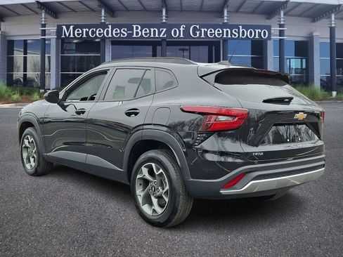 Used 2024 Chevrolet Trax LT w/ Driver Confidence Package image 6