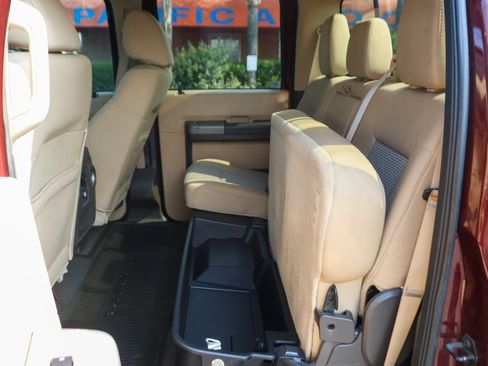 Used 2011 Ford F250 XLT w/ XLT Premium Pkg AWD/4WD image 31