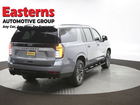 Used 2025 Chevrolet Suburban Z71 image 42